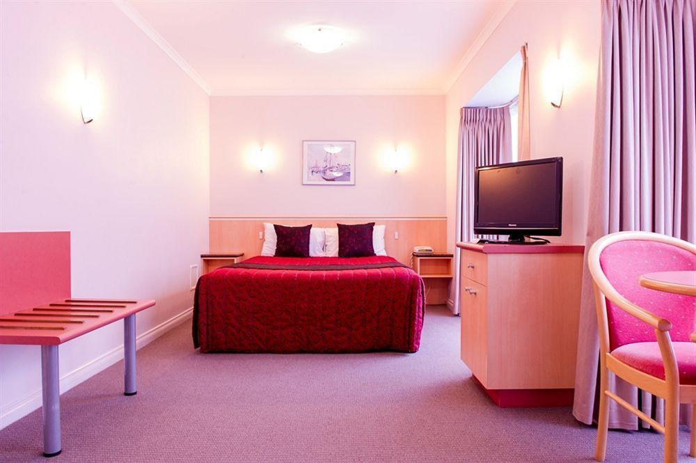 The Waverley International Hotel Glen Waverley Exterior photo