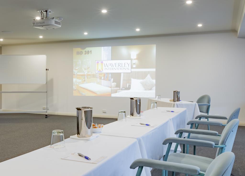 The Waverley International Hotel Glen Waverley Exterior photo