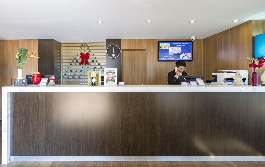 The Waverley International Hotel Glen Waverley Exterior photo